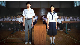 主演は新人女優・藤野涼子（右）／(C) 2015 「ソロモンの偽証」製作委員会