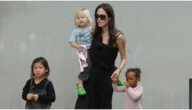 アンジェリーナの娘、シャイロがジョンに改名!?　-(C) Splash/AFLO