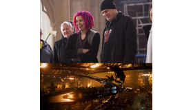 ラナ＆アンディ・ウォシャウスキー監督／『ジュピター』-(C) 2014 WARNER BROS. ENTERTAINMENT INC. AND VILLAGE ROADSHOW FILMS(BVI)LIMITED. ALL RIGHTS RESERVED.