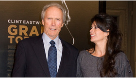 『グラン・トリノ』プレミアに登場したイーストウッド夫婦