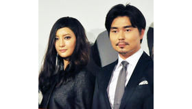 4月1日（エイプリル・フール）に交際開始を明かした、菜々緒＆小澤征悦