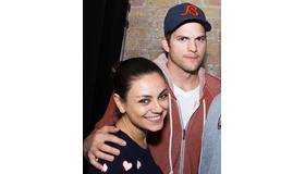 ミラ・クニス＆アシュトン・カッチャー-(C) Getty Images