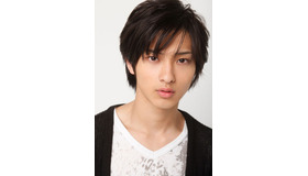 主人公・日向創役の横浜流星 - (C) Spike Chunsoft Co.,Ltd./希望ヶ峰学園演劇部 All Rights Reserved.