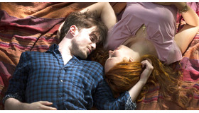 ダニエル・ラドクリフ＆ジュノー・テンプル／『ホーンズ 容疑者と告白の角』　(C)2014 The Horns Project, Inc. All Rights Reserved.