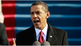 ワシントンで20日、就任式で演説するオバマ新大統領 -(C) REUTERS/AFLO