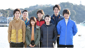 （左から）山崎賢人、矢本悠馬、有村架純、清野菜名、成海璃子、浅香航大、窪田正孝／スペシャルドラマ「永遠のぼくらsea side blue」