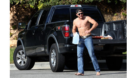 サンタモニカでパパラッチされたスコット・イーストウッド。