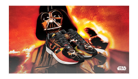 ダース・ベーダーver.／『スター・ウォーズ』仕様にカスタマイズされたアディダス・スニーカー