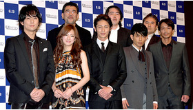 『真夏のオリオン』製作報告会見。（左から）平岡祐太、北川景子、篠原哲雄監督、玉木宏、福井晴敏、堂珍嘉邦、岩代太郎、吉田栄作