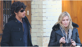 ランチ・デートを目撃されたマドンナ&ヘスス・ルス -(C) Splash/AFLO