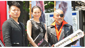 米倉涼子 竹中直人 宮迫博之 アベンジャーズ ヒットを祈願し弓に挑戦 Cinemacafe Net