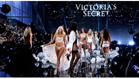 ヴィクトリアズ・シークレット2014ファッション・ショ-(C) Getty Images