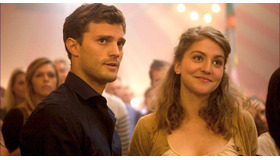 ジェイミー・ドーナン主演『不都合な契約』（C） 2014 Flying Home BVBA. All Rights Reserved.