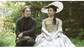 『ロイヤル・アフェア 愛と欲望の王宮』(c)2012 Zentropa Entertainments28 ApS, Zentropa International Sweden and Sirena Film Prague