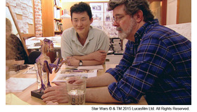 ジョージ・ルーカス＆ダグ・チャン／『スター・ウォーズ』　-Star Wars (C) ＆ TM 2015 Lucasfilm Ltd. All Rights Reserved.