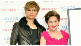 GACKT＆デヴィ夫人／スマートフォンAQUOS「エモパー movie エモ動 第2弾 emopa life story」イベント