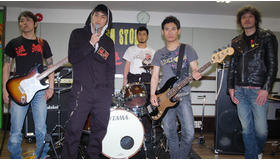 “逆鱗”の大川内利充、高良健吾、渋川清彦、伊藤淳史とプロデューサーの斉藤和義