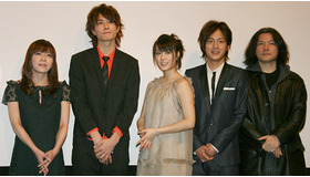 『ハルフウェイ』初日舞台挨拶にて（左から）北川監督、岡田将生、北乃きい、溝端淳平、岩井プロデューサー