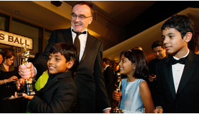 アフターパーティに出席したダニー・ボイル監督と子供たち　-(C) Reuters/AFLO