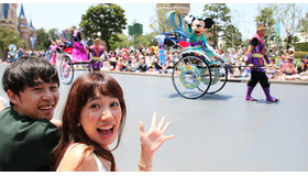 「ディズニー七夕デイズ」を体験する那海＆辺見和行（オフィスジンギス所）