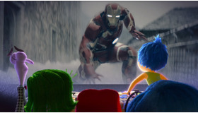 感情たちが『アベンジャーズ』最新作の予告を見たら？／『インサイド・ヘッド』  -(C)2015 Disney/Pixar. All Rights Reserved.