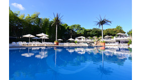 都内のシティホテルでは最大級のアウトドアプールとなる、ホテルニューオータニの「GARDEN POOL」