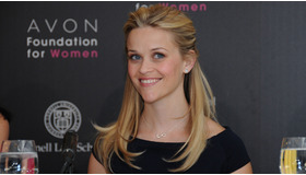 3月3日に行われたエイボンの会見に出席したリース・ウィザースプーン -(C) Splash/AFLO