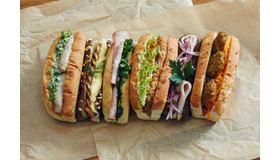 肉料理が評判の銀座の隠れた名店「マルディ グラ」の和知 徹氏がドイツの食文化をアレンジしたグルメサンドウィッチを監修。