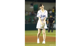 浜辺美波／始球式