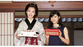 土屋太鳳、波瑠／「まれ」「あさが来た」“バトンタッチ”取材会 - (C) NHK