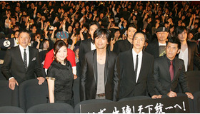 『GOEMON』初日舞台挨拶（前列左から）広末涼子、江口洋介、大沢たかお、ゴリ（後列左から）奥田瑛二、寺島進、要潤、玉山鉄二、伊武雅刀、紀里谷和明監督