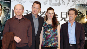 『天使と悪魔』来日記者会見。（左から）ロン・ハワード監督、トム・ハンクス、アイェレット・ゾラー、ブライアン・グレイザー（プロデューサー）