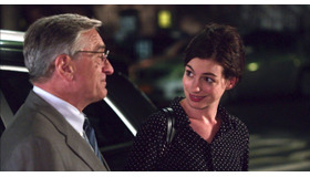 『マイ・インターン』（C）2015 WARNER BROS.ENTERTAINMENT INC.AND RATPAC-DUNE ENTERTAINMENT LLC ALL RIGHTS RESERVED