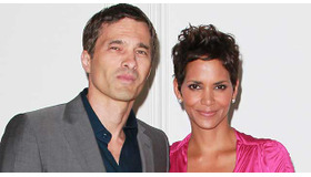 オリヴィエ・マルティネス＆ハル・ベリー-(C) Getty Images