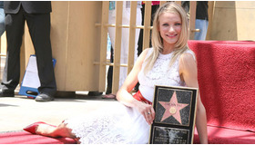 「ウォーク・オブ・フェーム」入りを果たしたキャメロン・ディアス -(C) AFLO