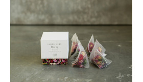 ハイビスカスやローズヒップ、ラズベリーなどを使用した「ベリー」