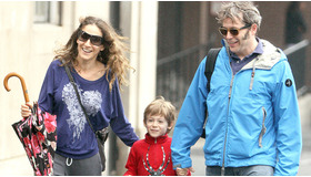 息子を連れてお出かけのサラ・ジェシカ・パーカー＆マシュー・ブロデリック夫妻　-(C) AFLO