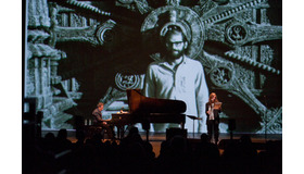 フィリップ・グラス＆パティ・スミス「THE POET SPEAKS」