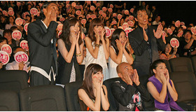 『山形スクリーム』初日舞台挨拶（前列左から）マイコ、竹中直人、成海璃子（後列左から）AKIRA、波瑠、桐谷美鈴、紗綾、沢村一樹