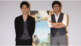 『ノーボーイズ、ノークライ』特別試写会にて　妻夫木聡（左）＆ハ・ジョンウ（右）