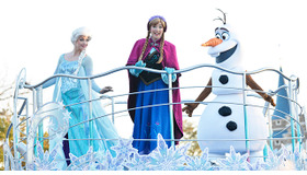 「アナとエルサのフローズンファンタジー」