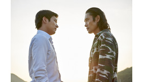 『インサイダーズ／内部者たち』　（C）2015 SHOWBOX AND INSIDE MEN, LLC. ALL RIGHTS RESERVED