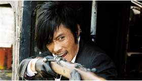 『グッド・バッド・ウィアード』 -(C) CJ ENTERTAINMENT INC. & BARUNSON CO.,LTD ALL RIGHTS RESERVED.