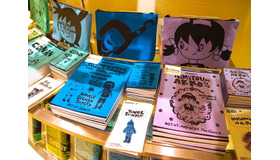 ポーチ、文具類