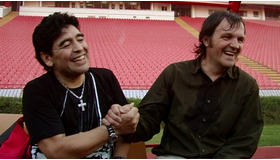 『マラドーナ』 -(C) 2008-PENTAGRAMA FILMS-TELECINCO CINEMA-WILD BUNCH-FIDELITE FILMS．