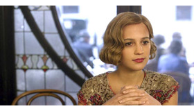 アリシア・ヴィキャンデル／『リリーのすべて』　(C)2015 Universal Studios. All Rights Reserved.