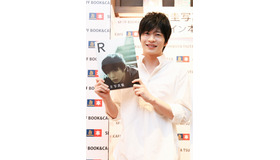 田中圭／写真集「R」発刊記念イベント(C) 小林裕和／トライストーン・エンタテイメント／ぴあ