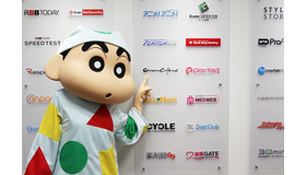 シネマカフェ編集部に訪れたしんちゃん