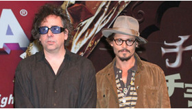 ジョニー・デップ来日記者会見　メイン