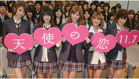 『天使の恋』早稲田大学学生試写会。（左から）七菜香、山本ひかる、佐々木希、大石参月、加賀美早紀